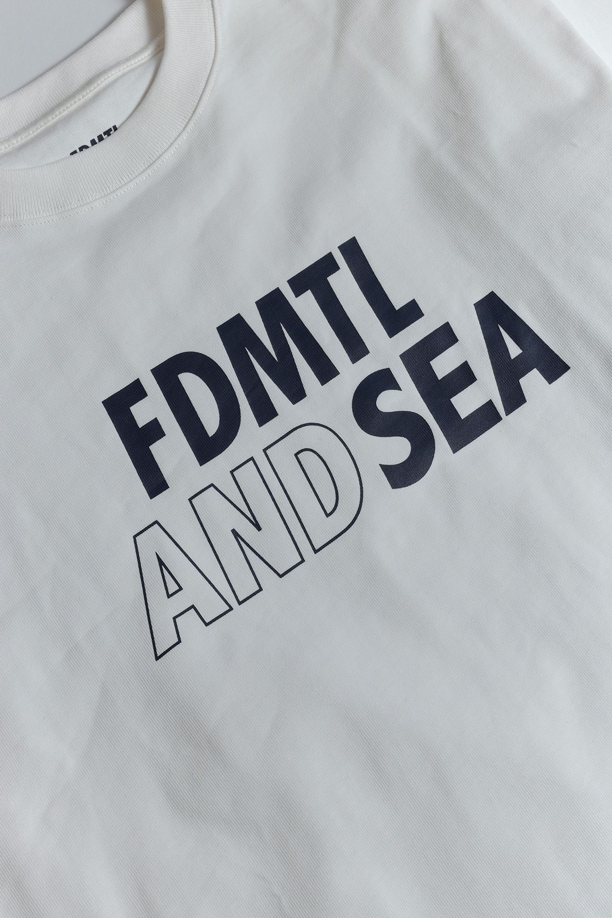 ファンダメンタル Tシャツ FDMTL×WIND AND SEA"LOGO TEE"WHITE☆10月5日(土)発売！