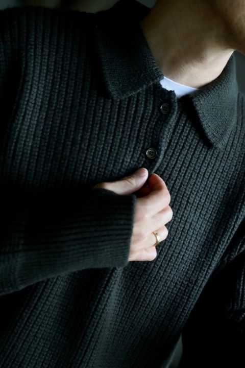 MARKAWARE 26AW RIBBED POLO COLLAR JUMPER"DARK OLIVE"スタイル