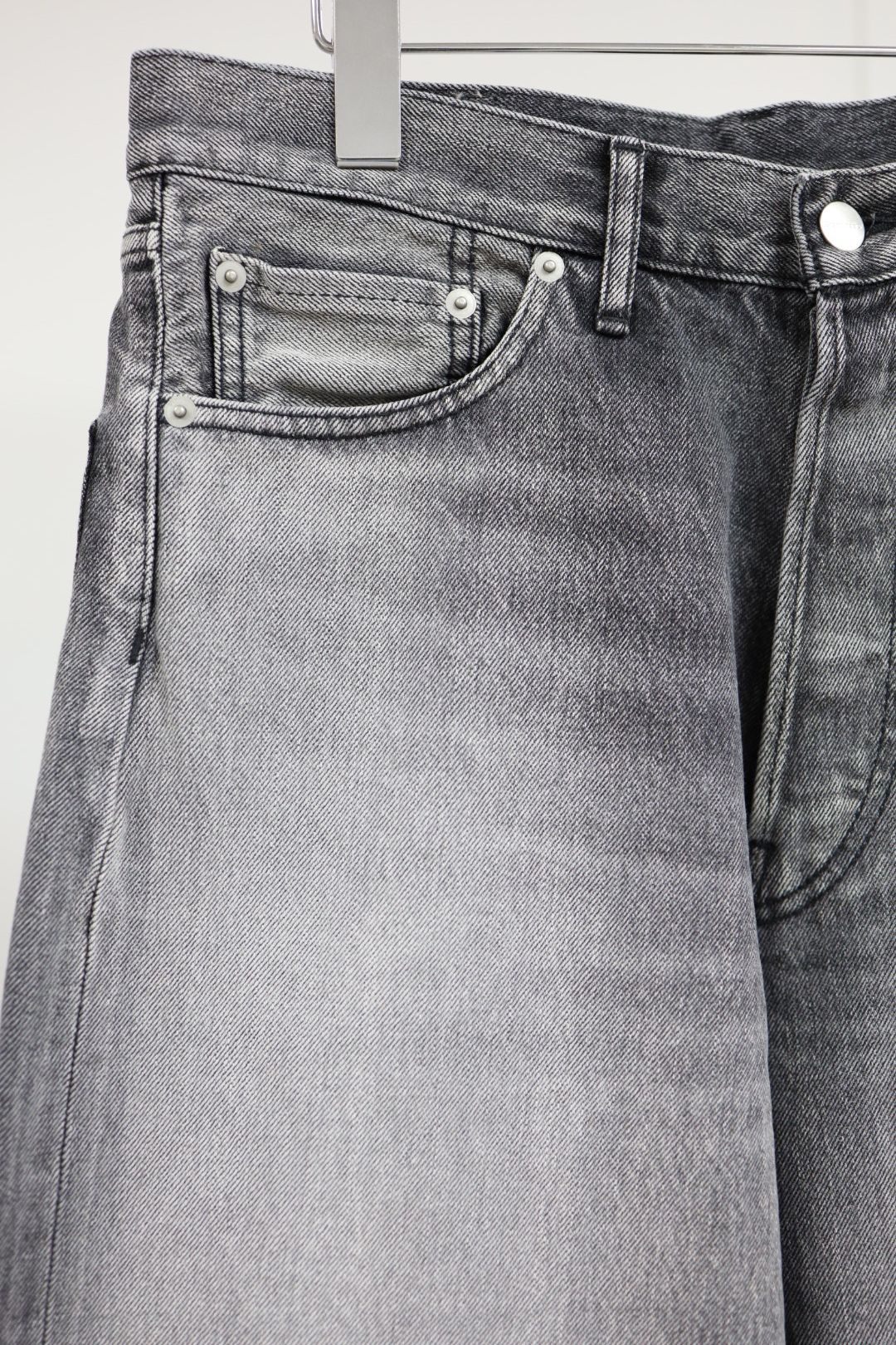 グラフペーパー Selvage Denim Five Pocket wide Straight Pants(GU261-40059LB)BLACK_LIGHT FADE★1月24日(土)発売！