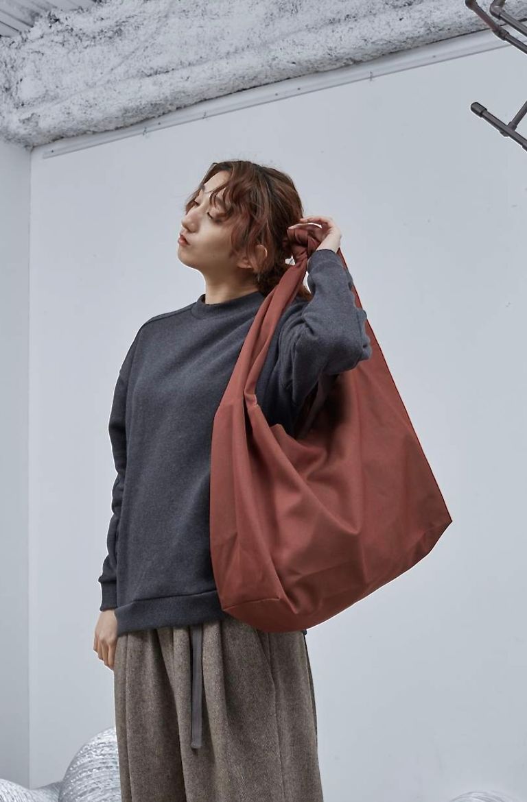 Dulcamara - ドゥルカマラ22AW よそいきトートBAG -YOSOIKI-(D222-B100)Charcoal  Brown※9月30日発売 | mark