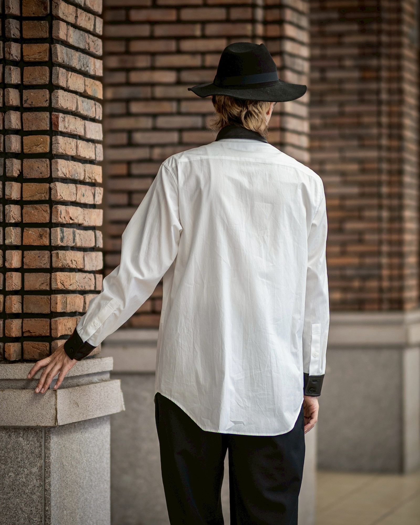 Yohji Yamamoto カフスレザーコットンシャツ (HW-B59-831-1A26)WHITE×BLACK