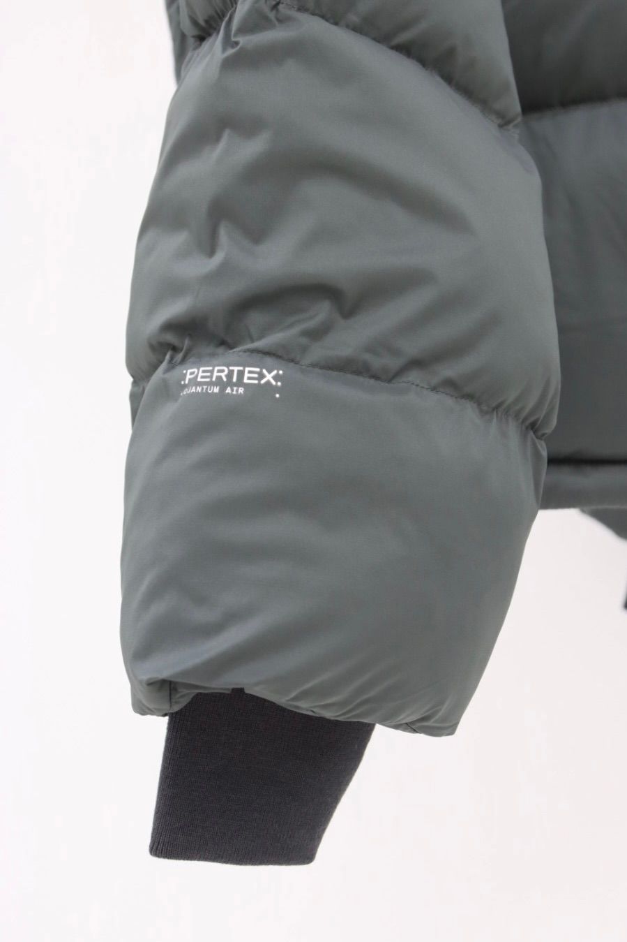 グラフペーパー  Women's 25AW PERTEX QUANTUM AIR Insulated Puffer Jacket(GL253-30439)GRAY☆10月4日(土)新作発売！