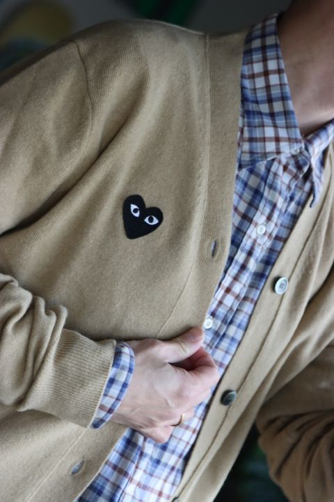 PLAY COMME des GARCONS CARDIGANスタイル