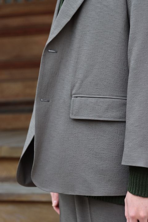 UNIVERSAL PRODUCTS CREPE UNCONSTRUCTED 2B JACKET style.2022.1.30.