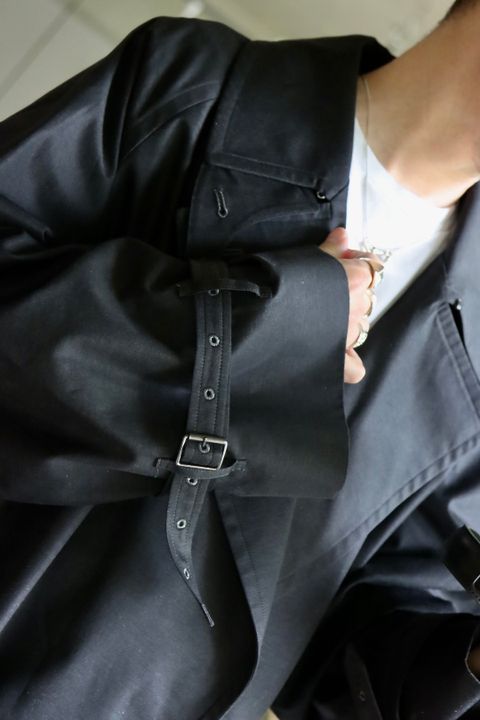 blurhms Gabardine Double Belt Trench Coatスタイル.2022.7.24.