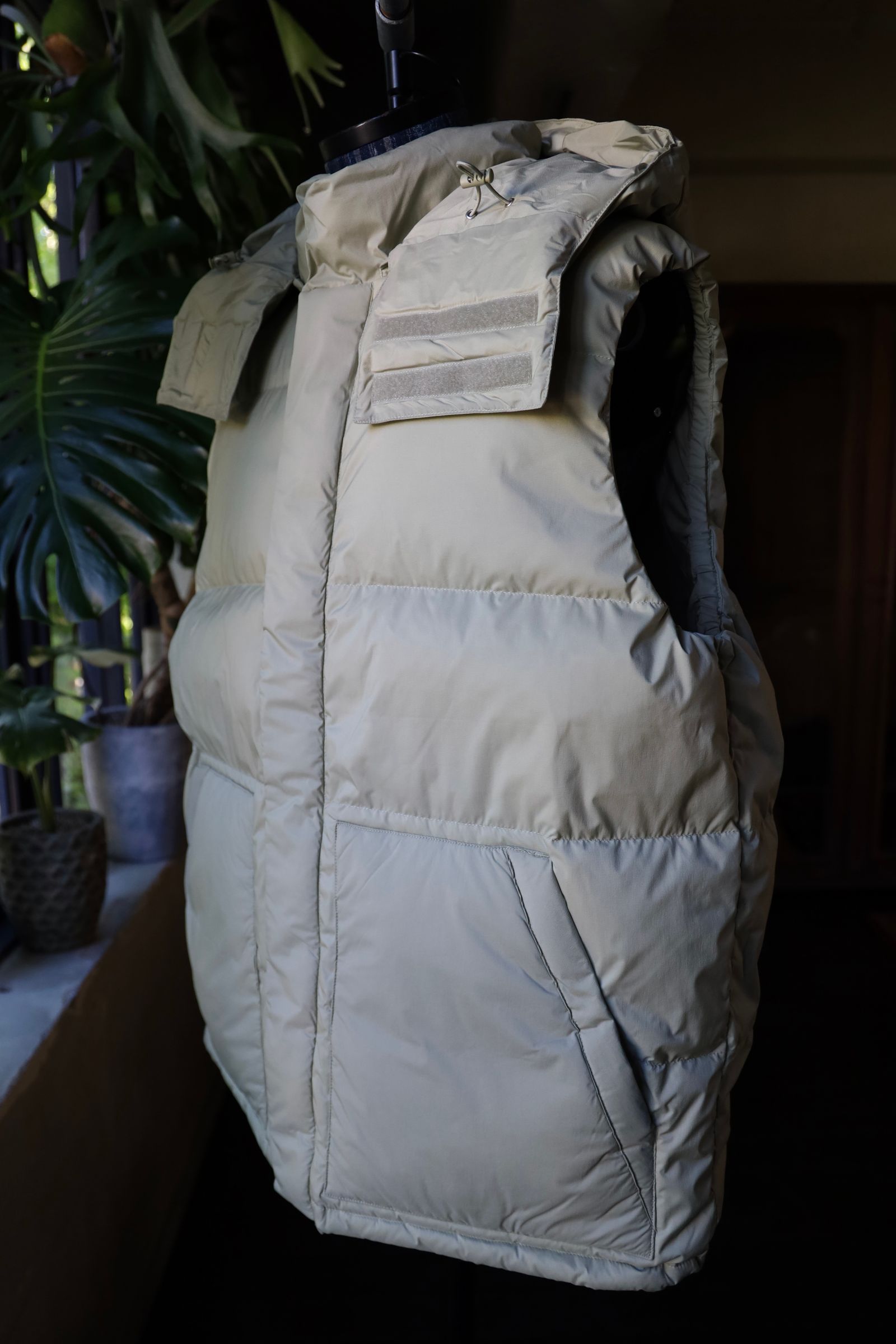 フレッシュサービス CORPORATE DOWN VEST(FSC243-10112B)BEIGE