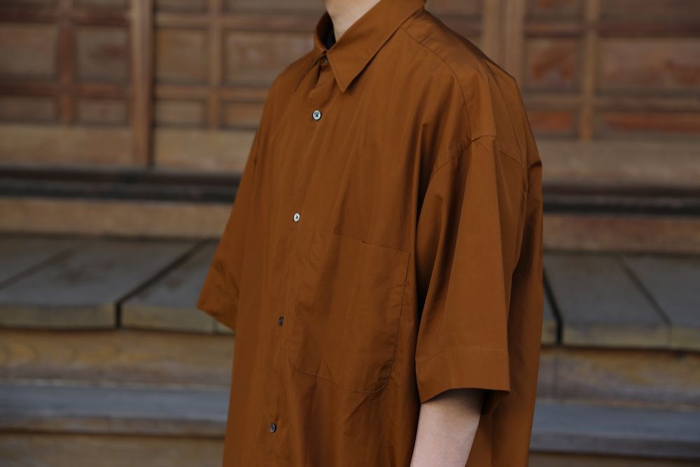 Graphpaper Broad Oversized S/S Regular Collar Shirt(GM212-50625B) style. 2021.05.23.