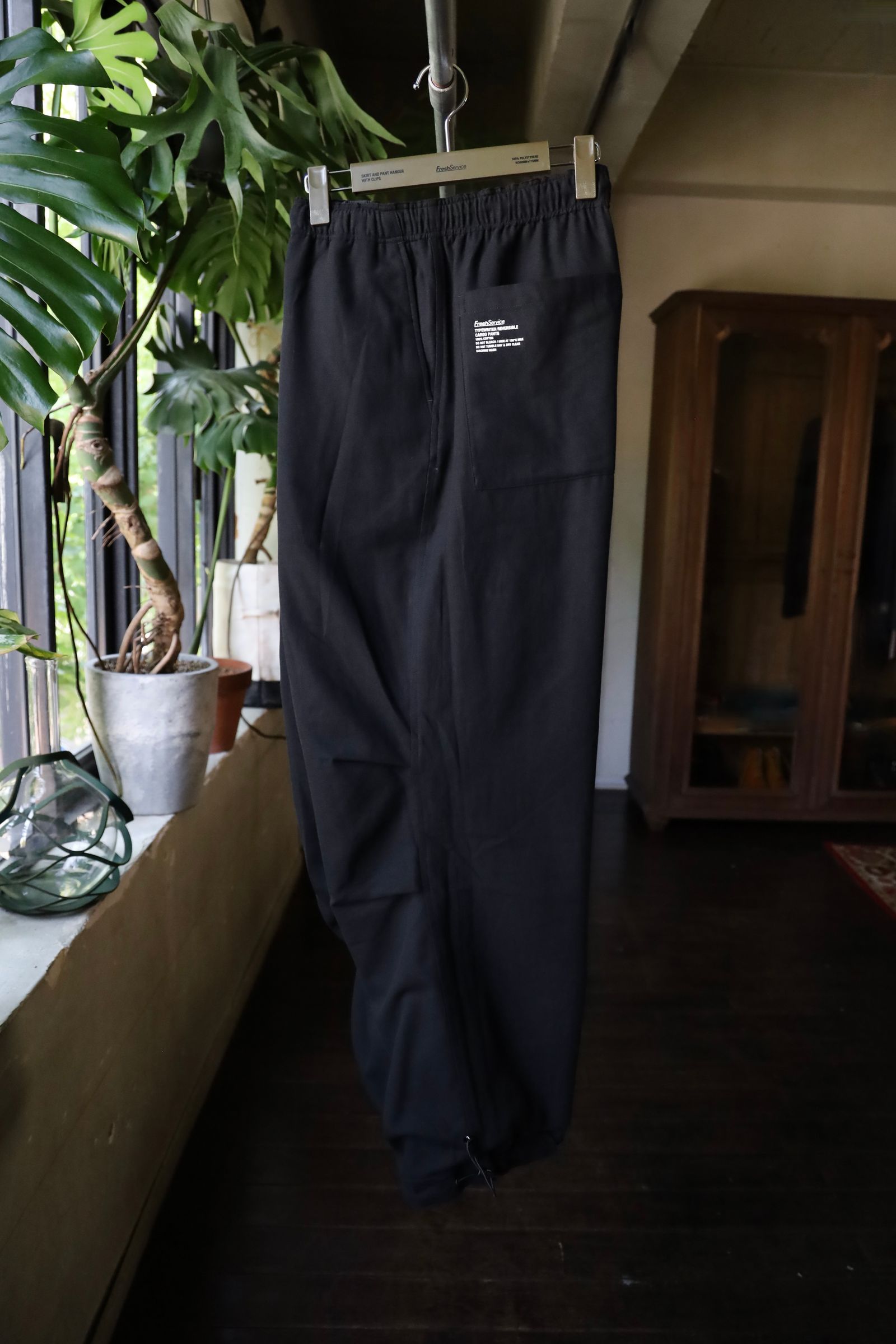 フレッシュサービス TYPEWRITER REVERSIBLE CARGO PANTS(FSC243-40008)BLACK