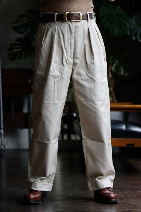 TapWater 22AW Cotton Chino Tuck Trousersスタイル.2022.8.31.