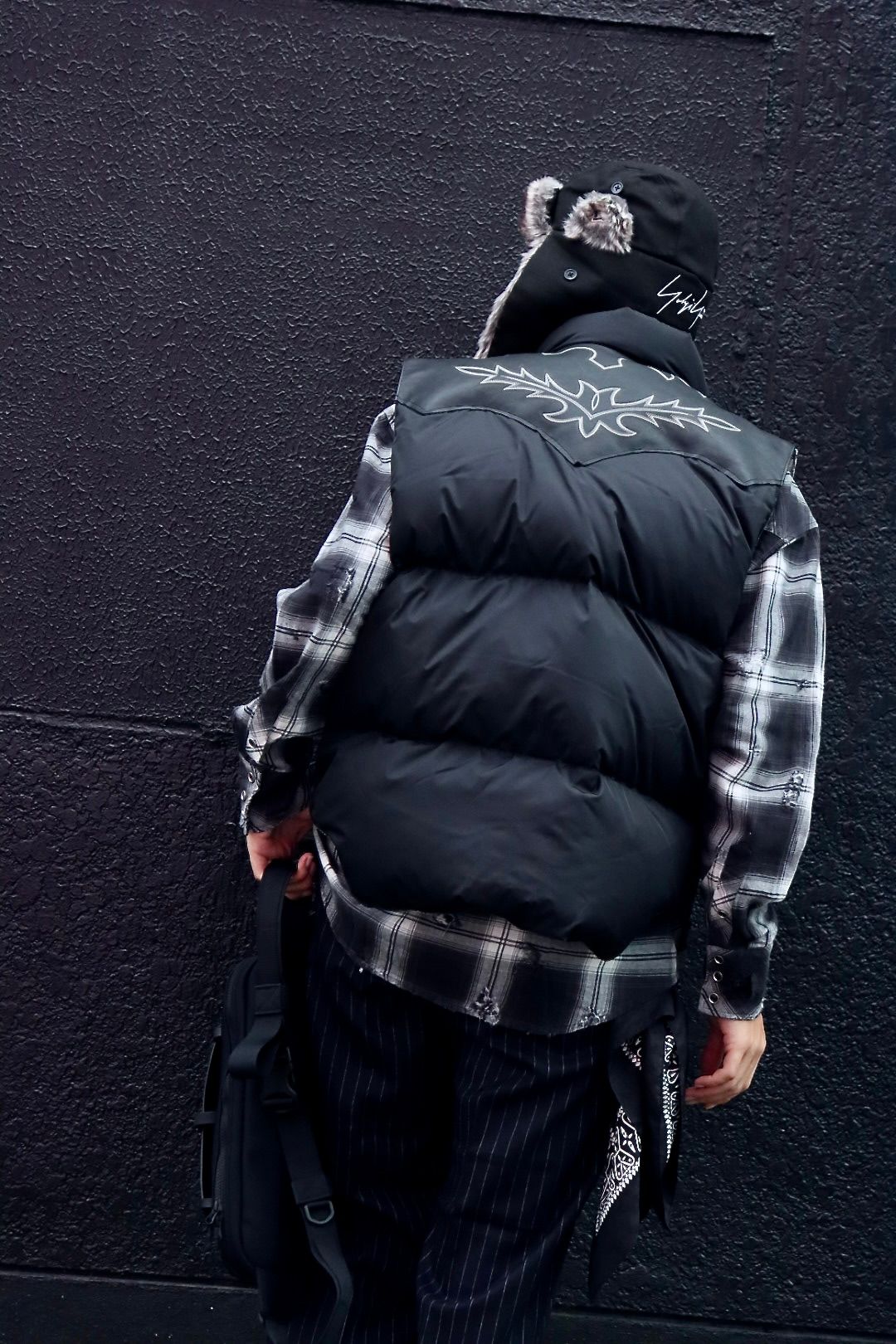 RAFU ラフ 23AW ダウンベスト RMFC DOWN VEST W/EMB'D BLACKスタイル