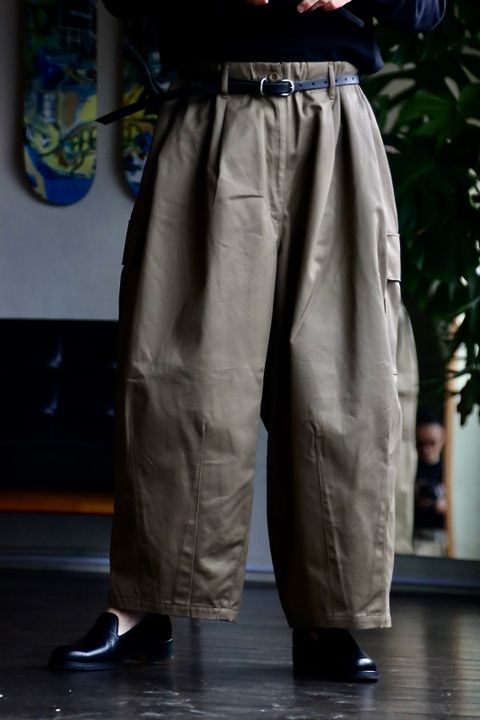 is-ness バルーンカーゴパンツ BALLOON CARGO EZ PANTSスタイル