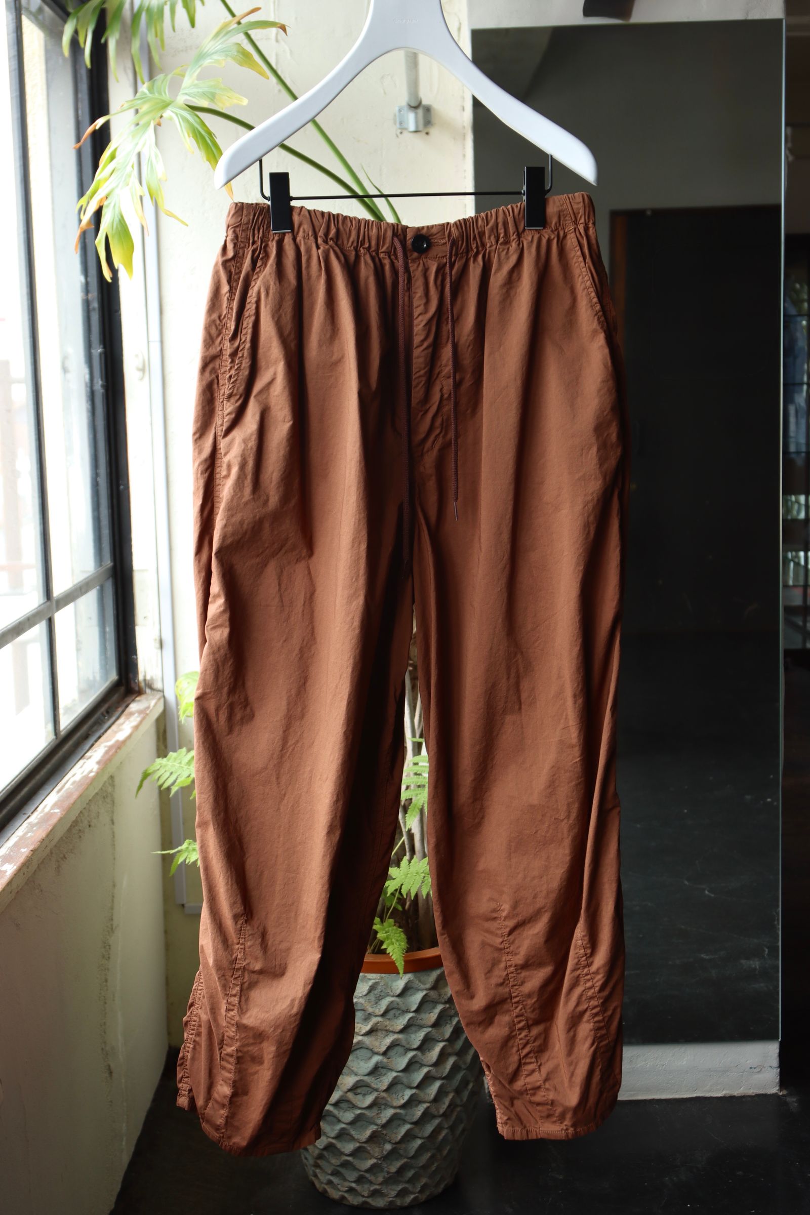 グラフペーパー  25SS Garment Dyed Typewriter Parachute Pants(GM251-40090C)BROWN☆3月8日(土)発売！