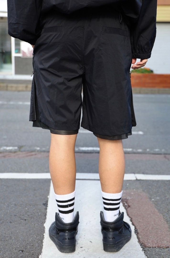 イズネス25SS TECHNICAL VENTILATION SHORTS(1006SSSHORTS01)BLACK