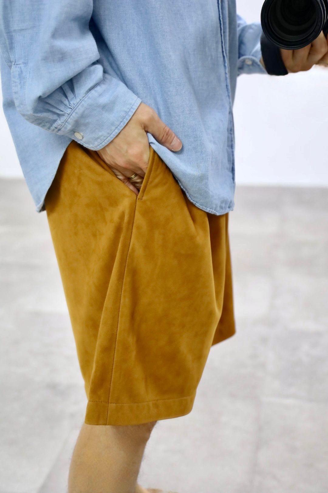 グラフペーパー26SS Cow Nubuck Leather Wide Shorts(GM261-40408)BROWN