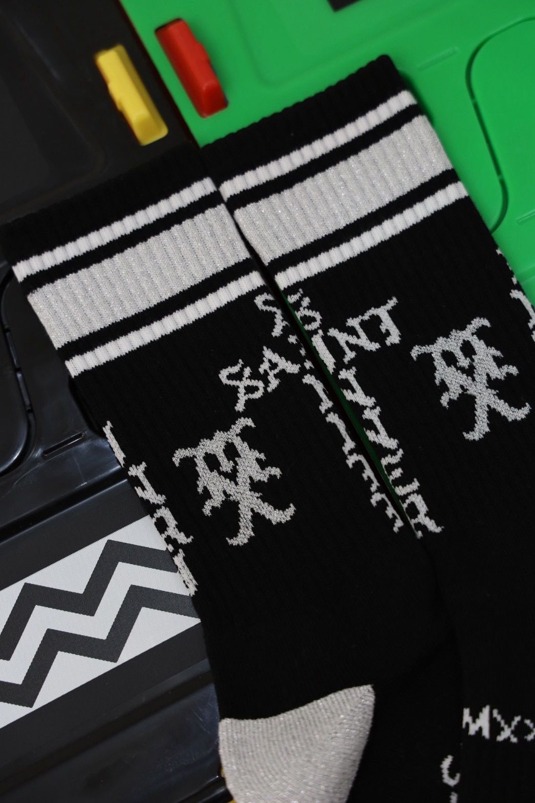 セントマイケル SINNER SOCKS (SM-HR1-0000-113)BLACK/GRAY★10月11日(土)発売！