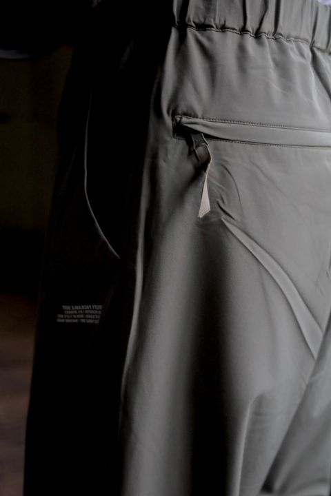 ReFresh!Service. “UTILITY PACKABLE SUIT”(KHAKI)スタイル