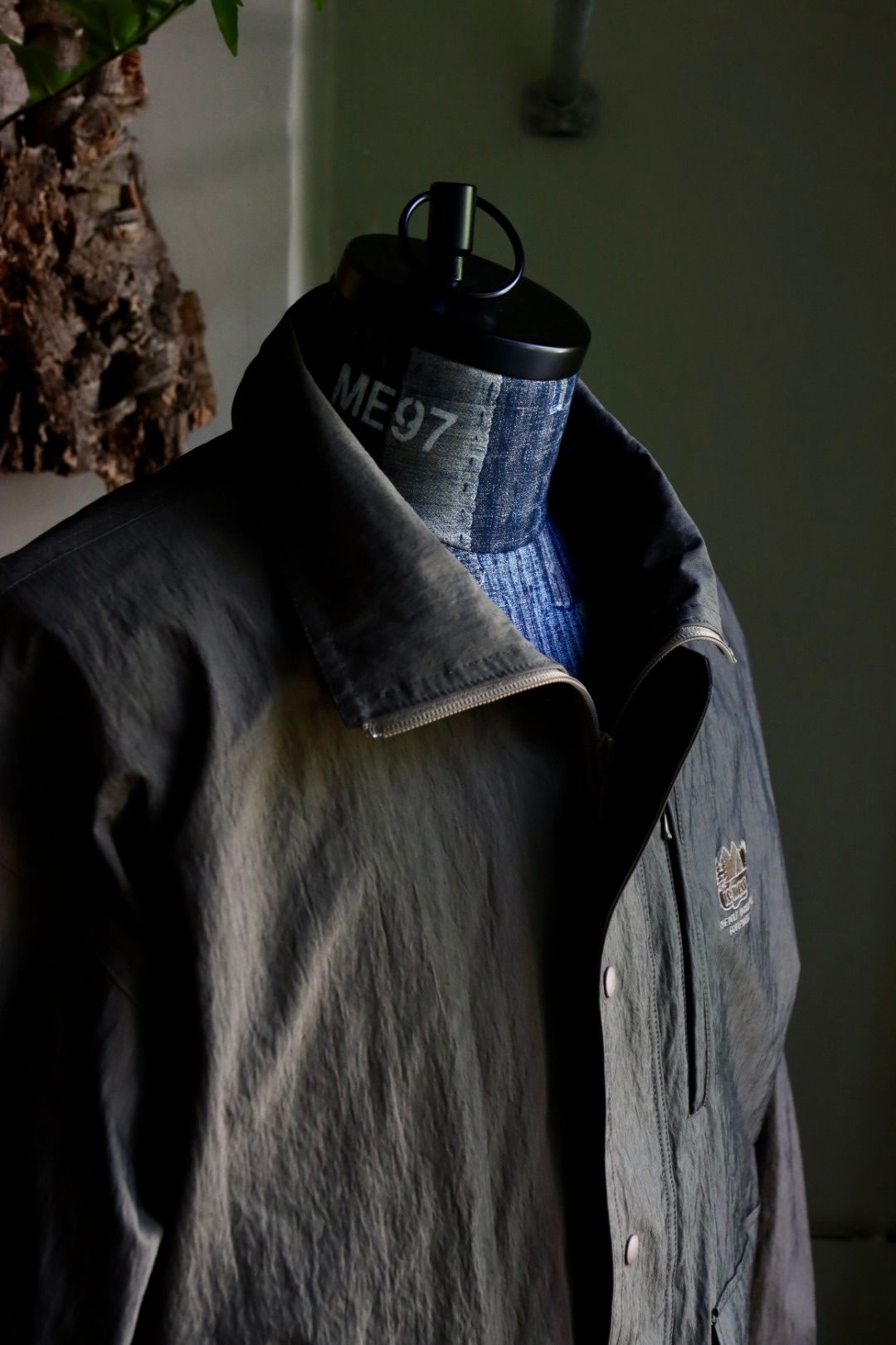 イズネス23AW SHAKA SHAKA NYLON JACKET(1005AWJK07)BROWN