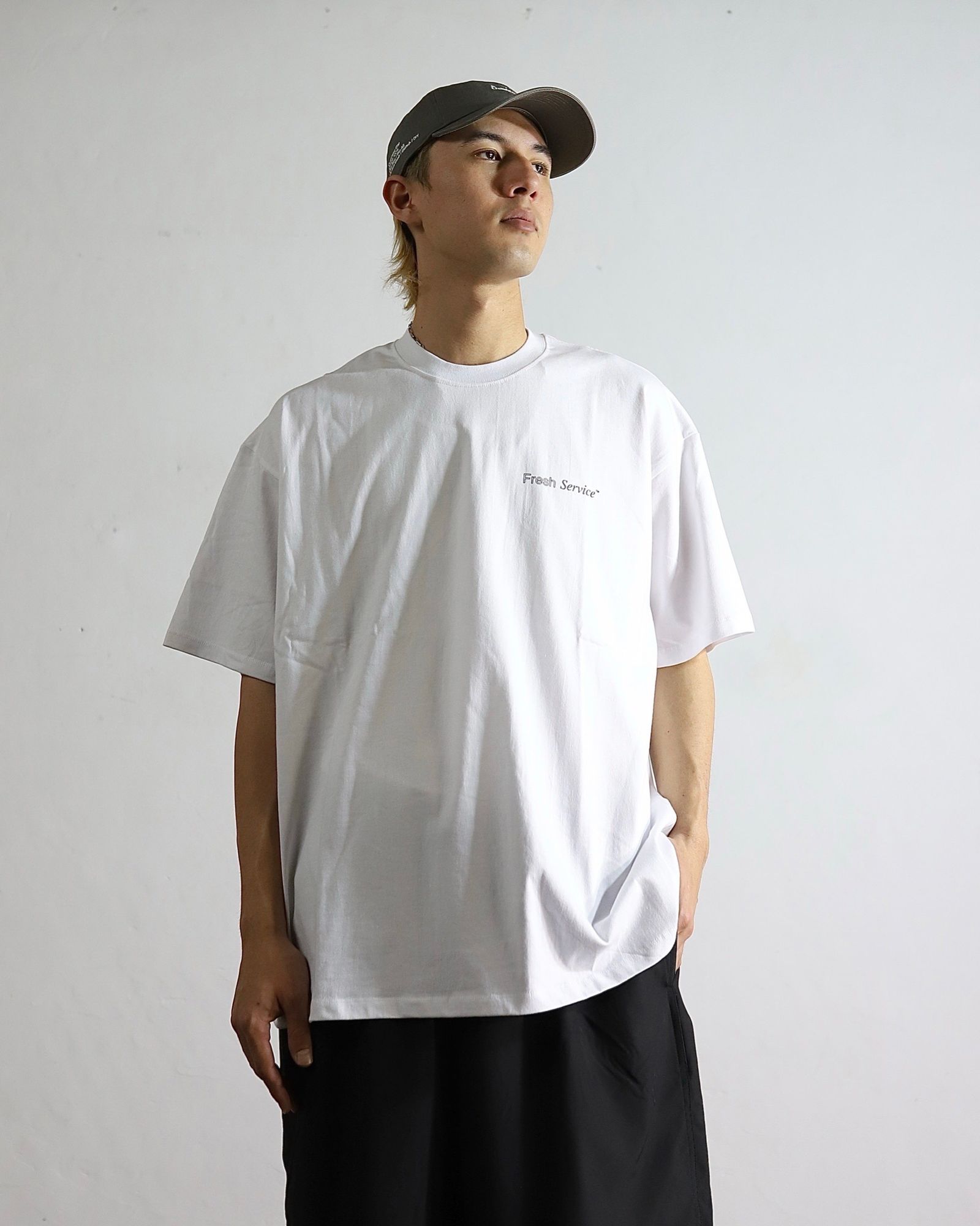 FreshService CORPORATE PRINTED S/S TEE(BLACK)style 2024.4.26