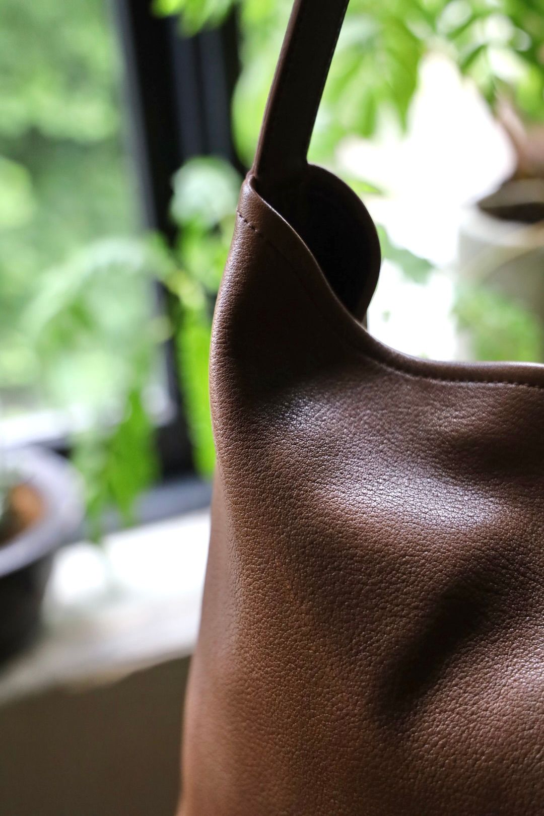 エンダースキーマ バッグ twist shoulder large(zw-b-tsb)cognac