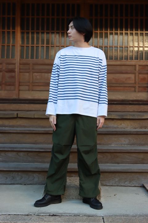 Graphpaper  Pannel Border L/S Tee (GU221-70218) style.2022.2.12.