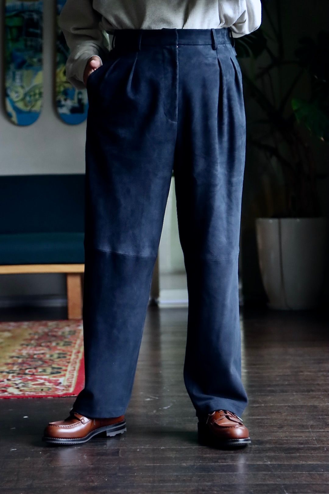 A.PRESSE 23AW Suede Trousers"NAVY"スタイル