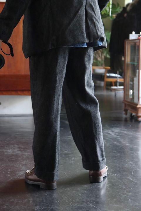 アプレッセ22FW Tweed Tailored Jacket"CHARCOAL"スタイル