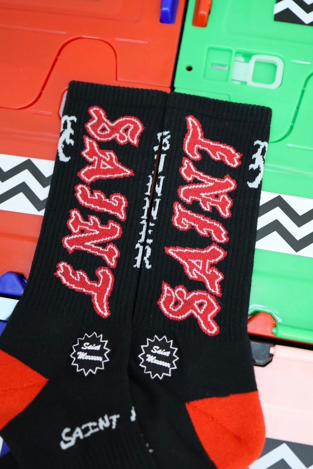 セントマイケル 26SS SAINT SOCKS(SM-MK8-0000-110)BLACK×RED☆4月11日(土)発売！