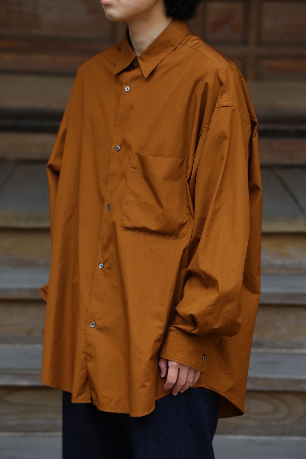 Graphpaper Broad L/S Oversized Regular Collar Shirt(GM212-50110B) style. 2021.06.06.
