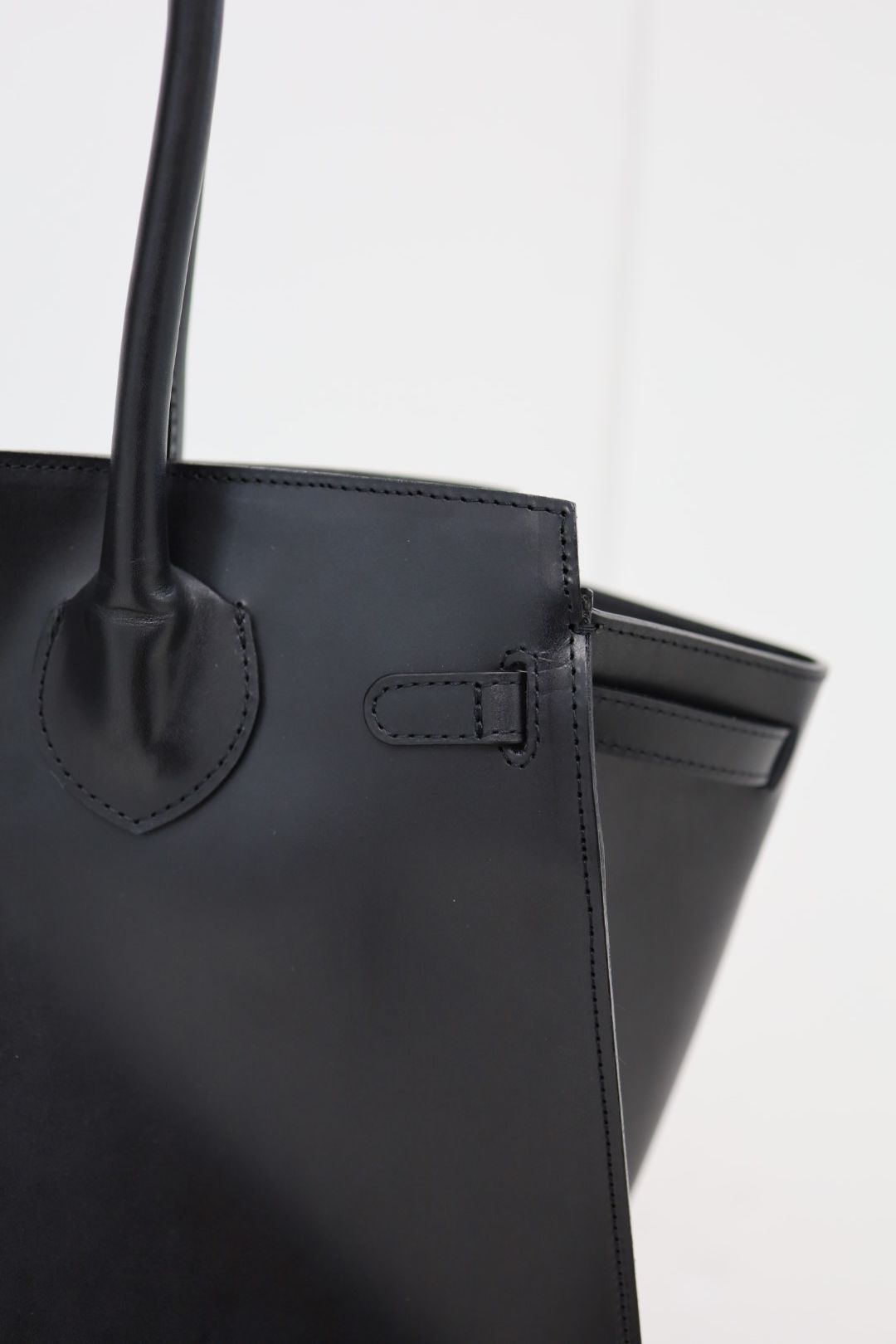 doublet 26SS LEATHER "ITA" BAG(26SS66BG72)BLACK☆12月13日(土)発売！