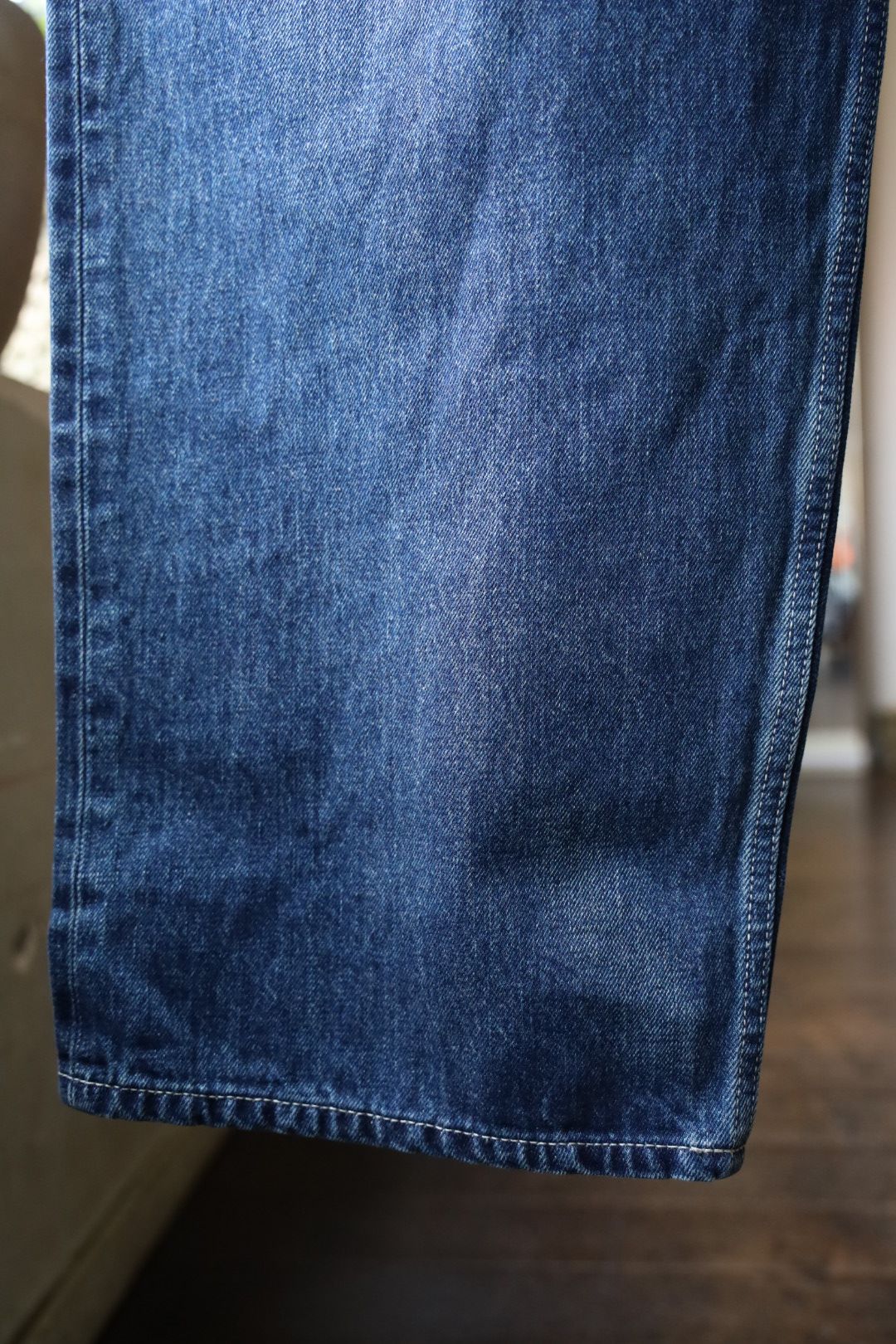 グラフペーパー25AW Selvage Denim Two Tuck Tapered Pants(GU251-40060DB)INDIGO_DARK FADE