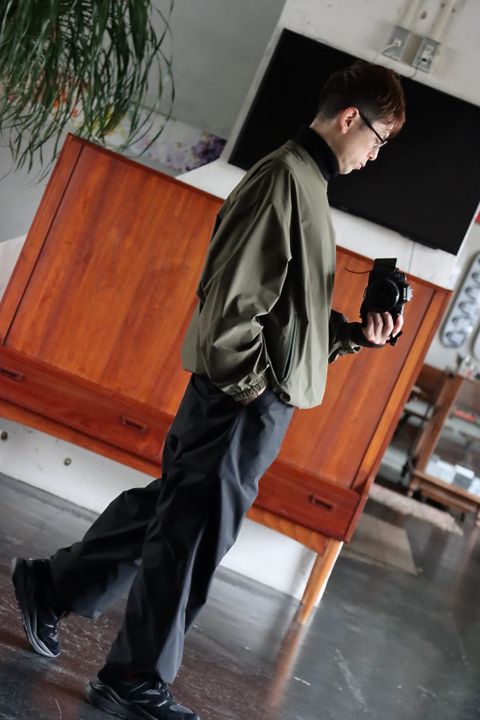 FreshService 22SS SOLOTEX TAFFETA CREW NECK PULLOVER"KHAKI"style.