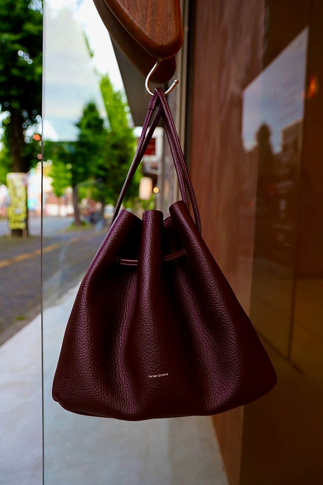 エンダースキーマ バッグbucket bag(yv-b-bkb)bordeaux