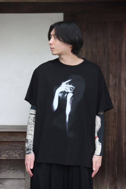 yohji yamamoto ULTIMA DENSE PLAIN STITCH WOMAN PRINT SHORT SLEEVES style.2022.1.30. ※2月2日発売