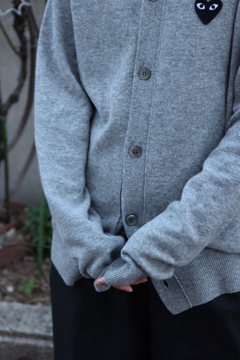 プレイコムデギャルソン PLAY CARDIGAN (Ligth Gray) MEN'S style.2023.1.6