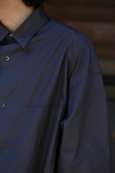 Graphpaper Broad L/S Oversized Regular Collar Shirt(GM212-50110B) style. 2021.05.23.