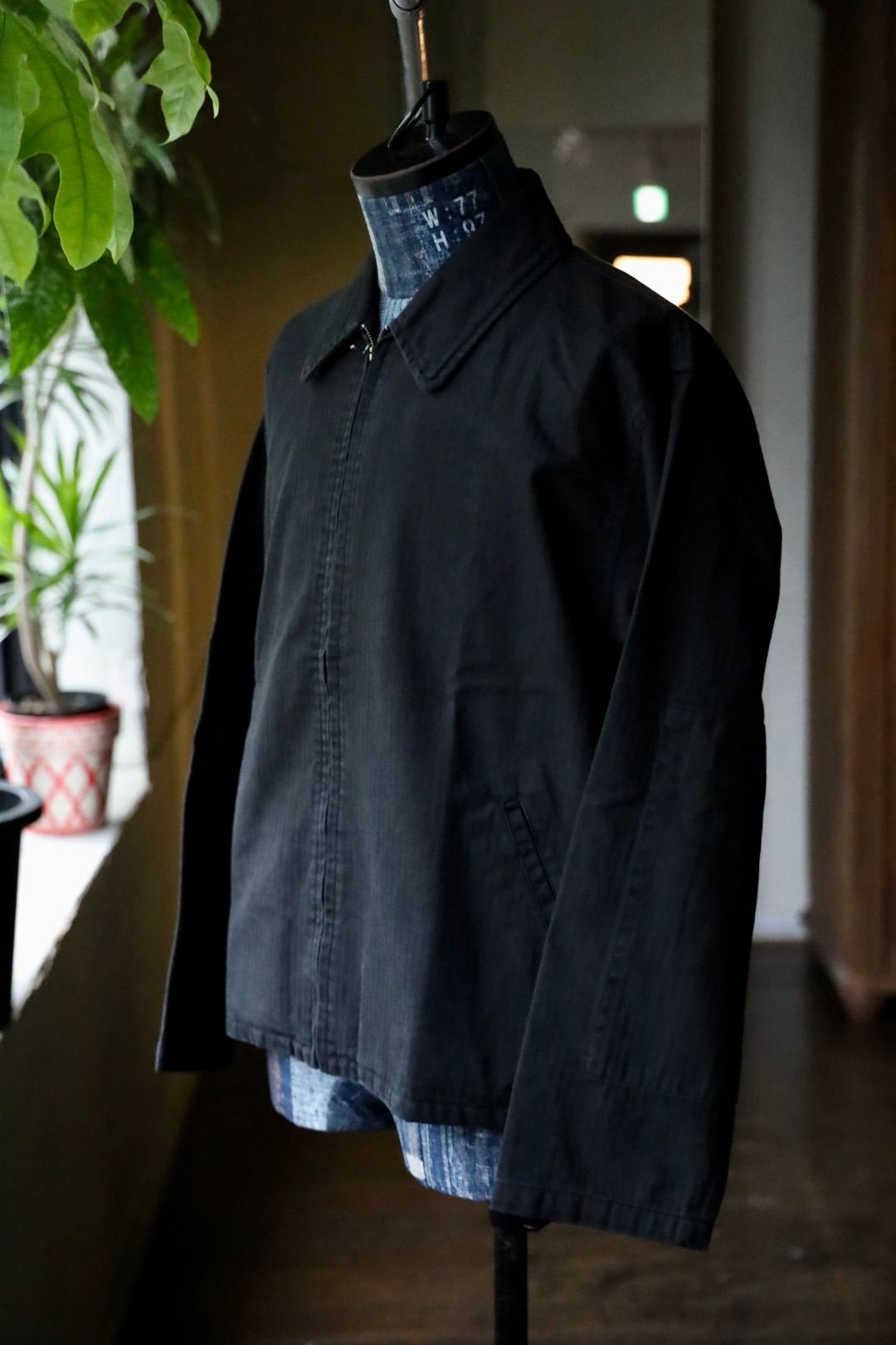 イズネス25AW HERRINGBONE ZIP JACKET(1007AWJK06)BLACK