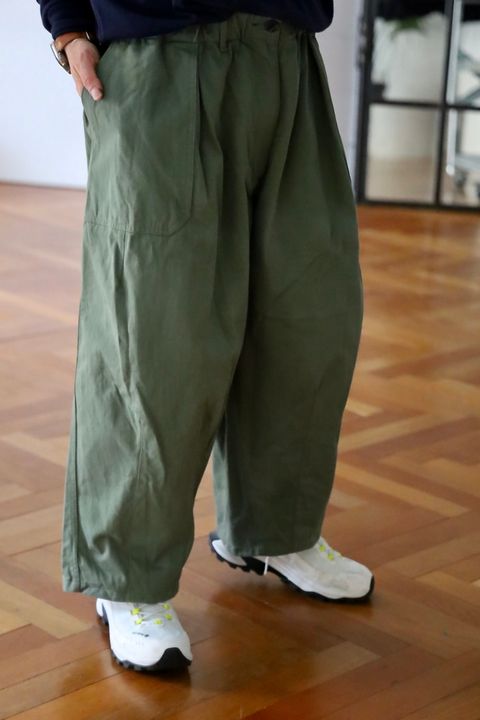 is-ness BALLOON BAKER PANTS"KHAKI"スタイル.2025.1.13.