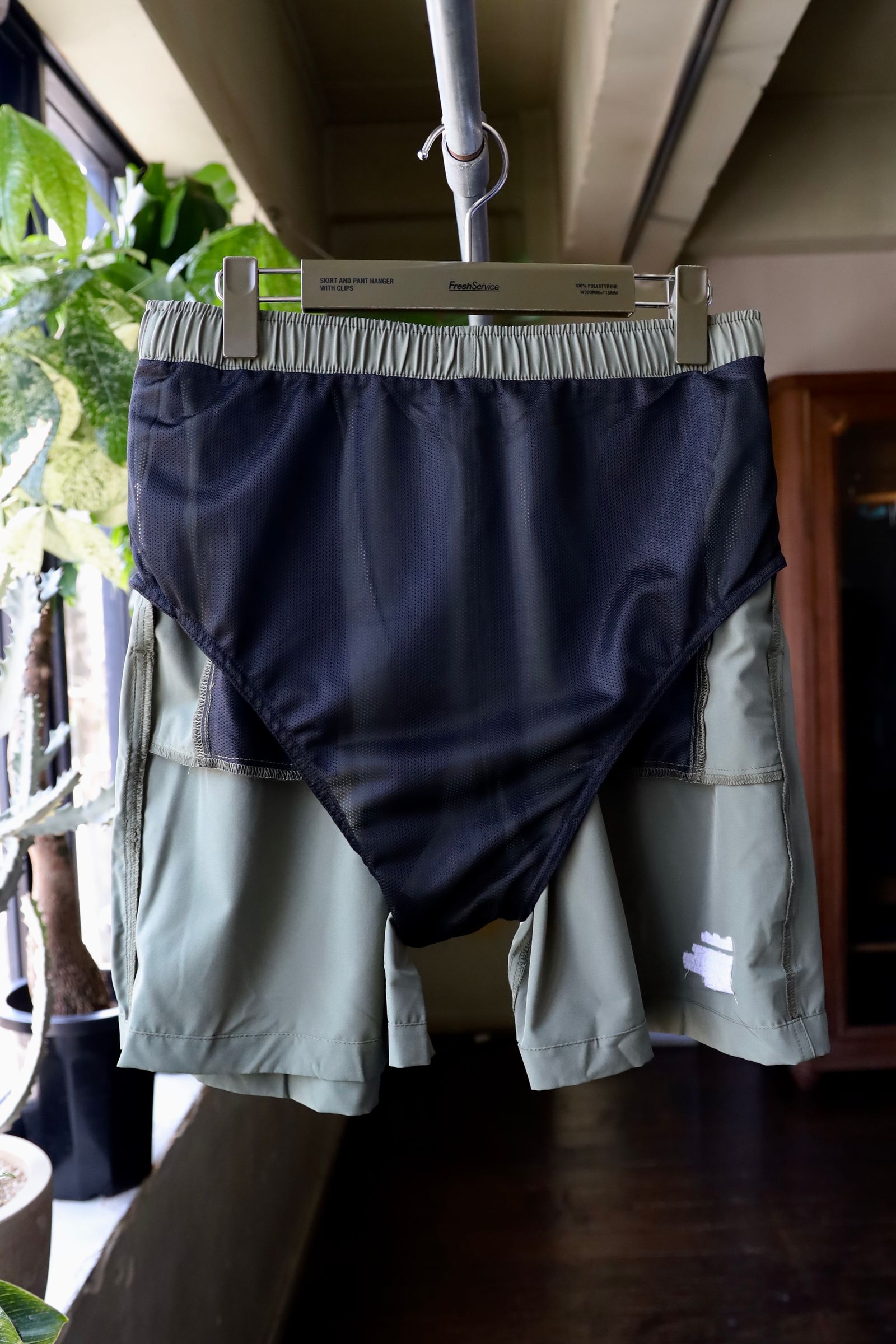 フレッシュサービス ALL WEATHER SHORTS (KHAKI)