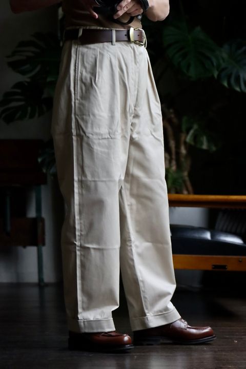 TapWater 22AW Cotton Chino Tuck Trousersスタイル.2022.8.31.