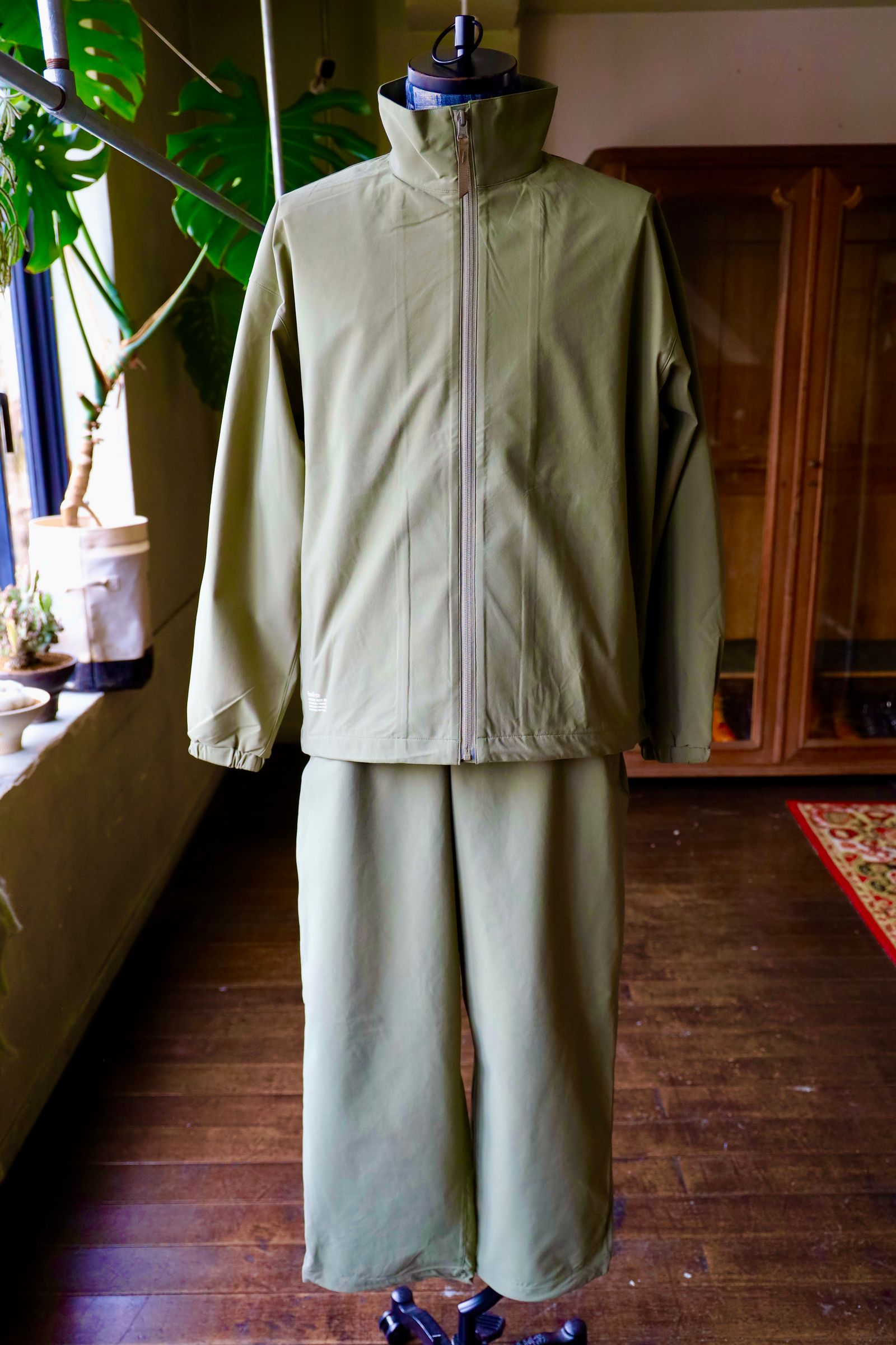 FreshService - フレッシュサービス CORPORATE TRACK SUIT