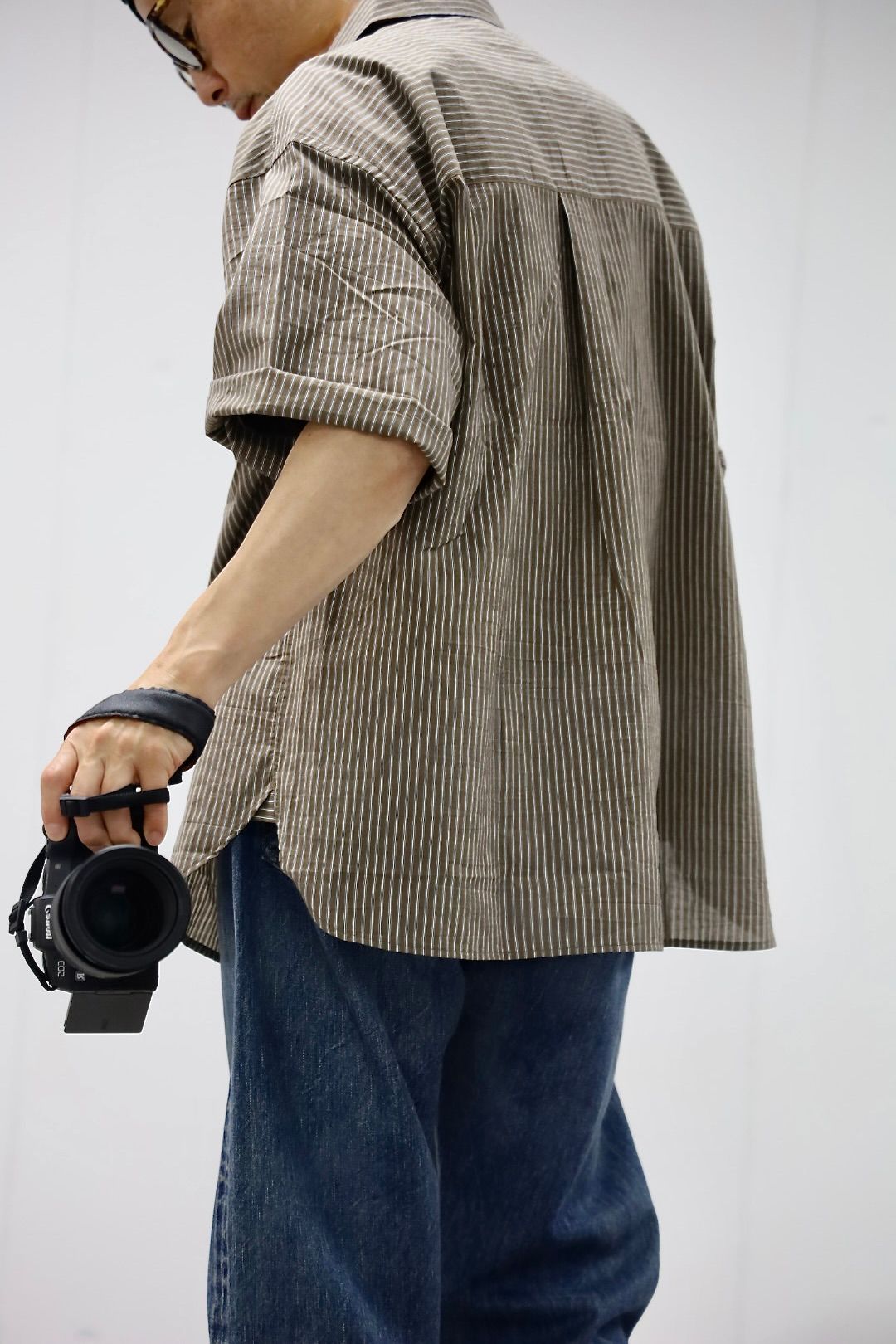 FreshService 26SS HRAFTeX® S/S STRIPE SHIRT"BROWN STRIPE"スタイル