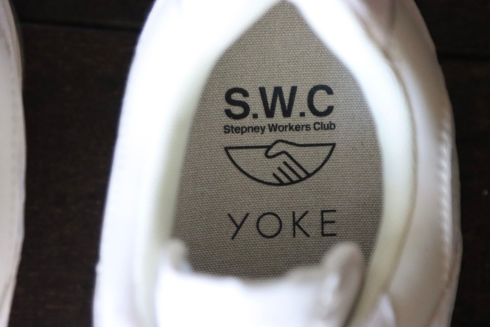 ヨーク23SSスニーカー S.W.C & YOKE PEARL S-STRIKE(YK23SS0508A)SUEDE ECRU