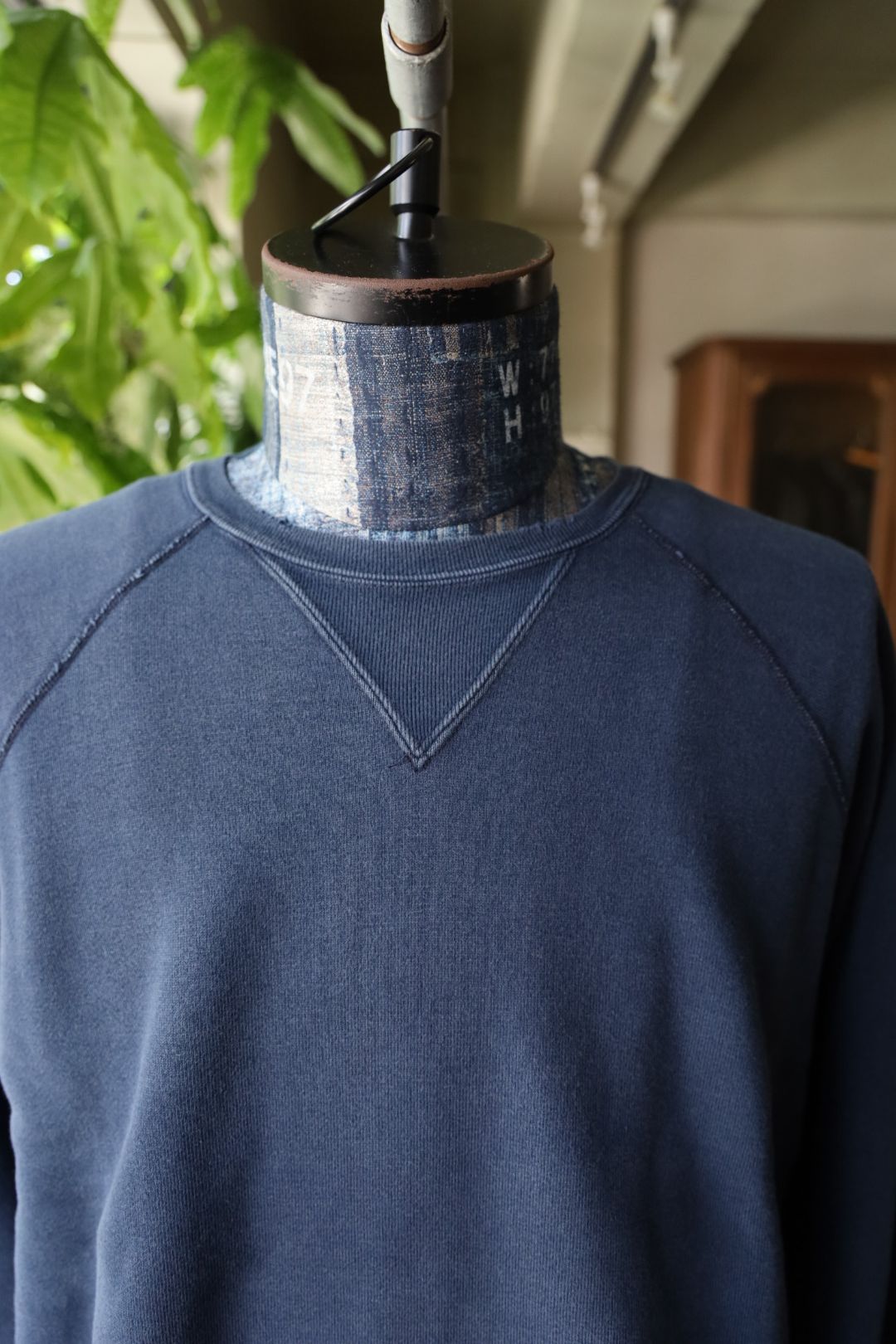 アプレッセ 2025 STYLE2 Vintage Double V Sweatshirt(25AAP-05-11)NAVY☆8月30日(土)発売！