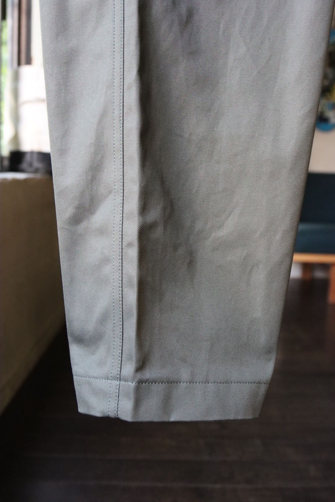 イズネス23AW ワイドチノパンツ WIDE CHINO PANTS(16PT02T02-2)KHAKI