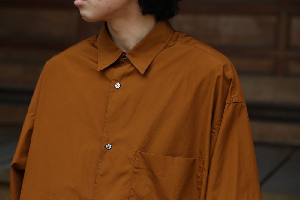 Graphpaper Broad L/S Oversized Regular Collar Shirt(GM212-50110B) style. 2021.06.06.