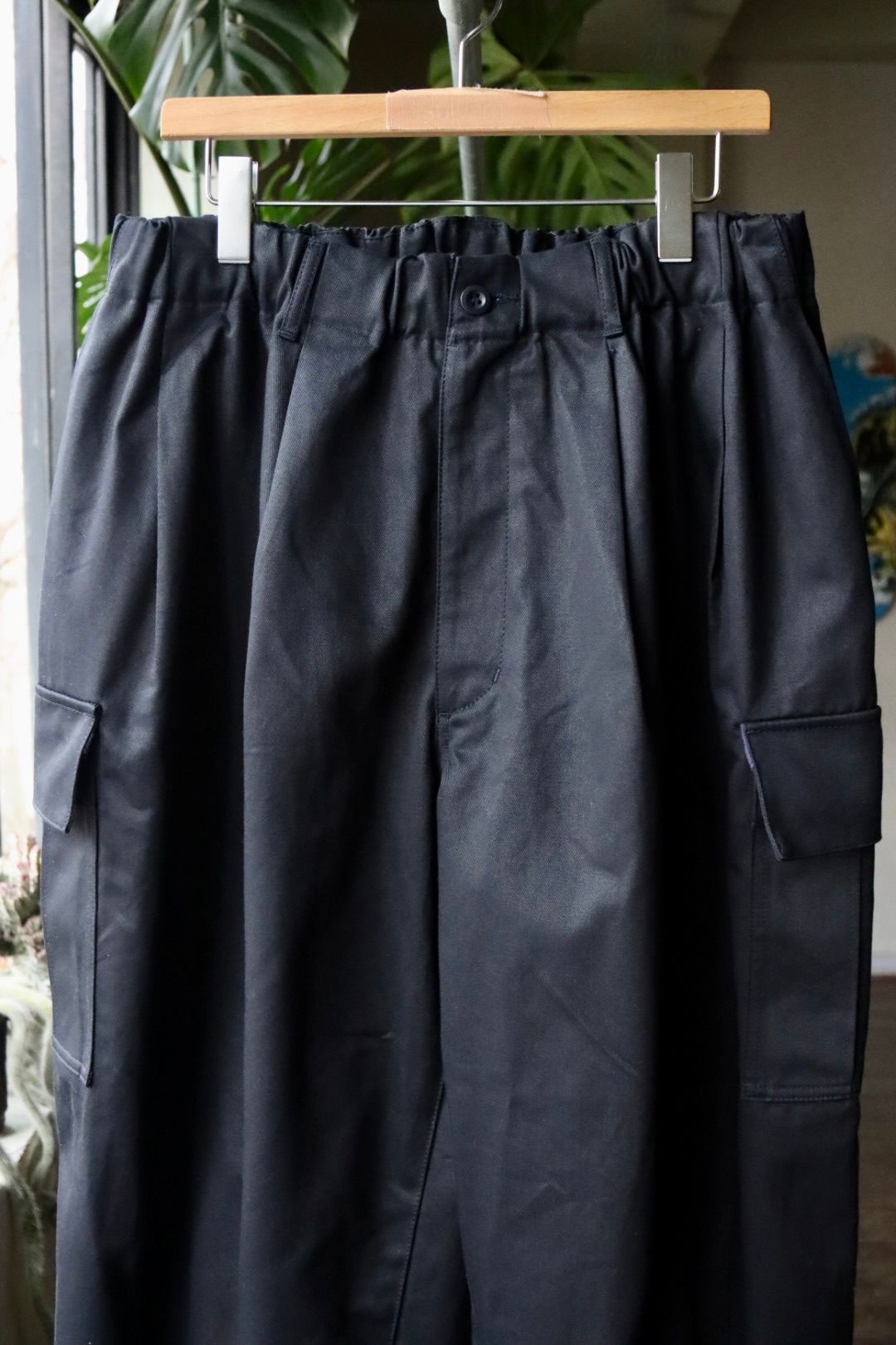イズネス23SS バルーンカーゴパンツ BALLOON CARGO EZ PANTS(1004AWPT04)NAVY