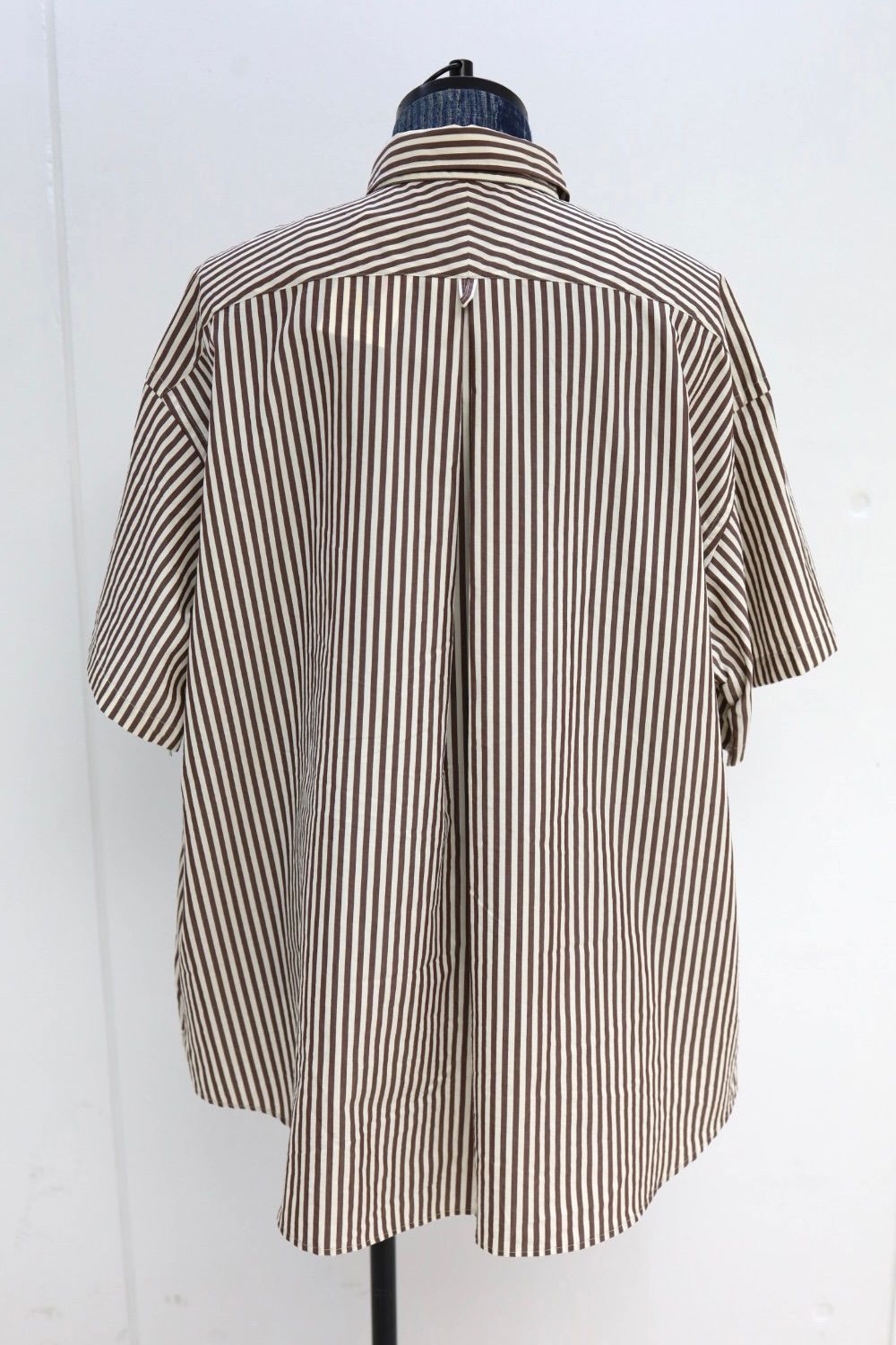 イズネス 26SS シャツTab Color Vent Short-Sleeve Shirt(26SS_28_1008SSSH02) BROWN STRIPE ☆新作発売！