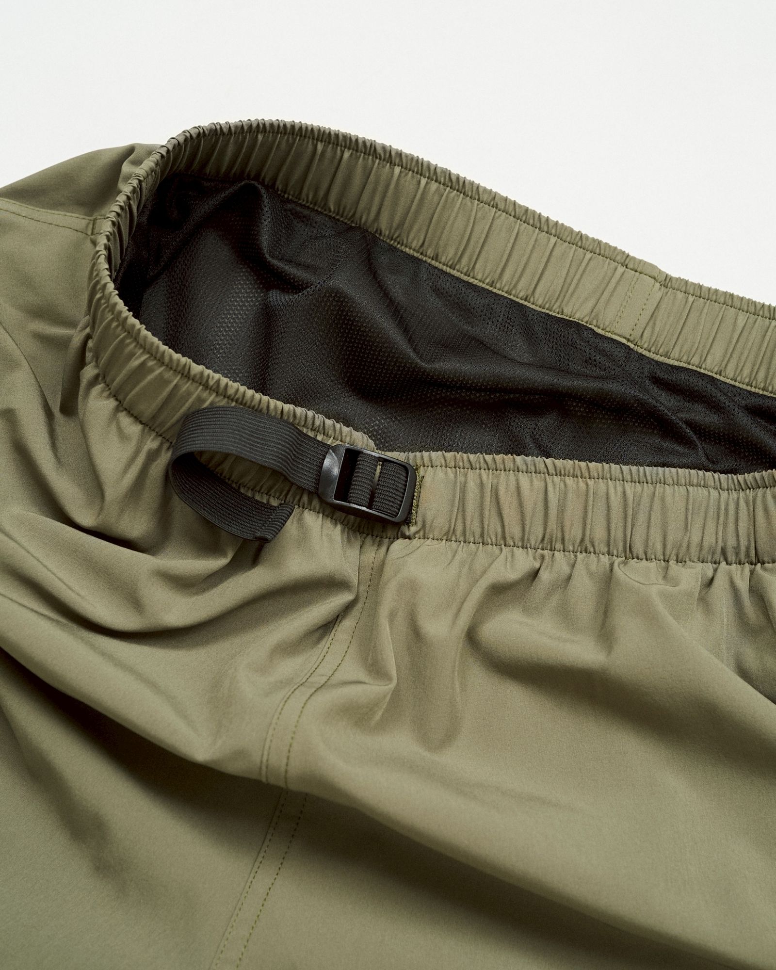 フレッシュサービス ALL WEATHER SHORTS (KHAKI)