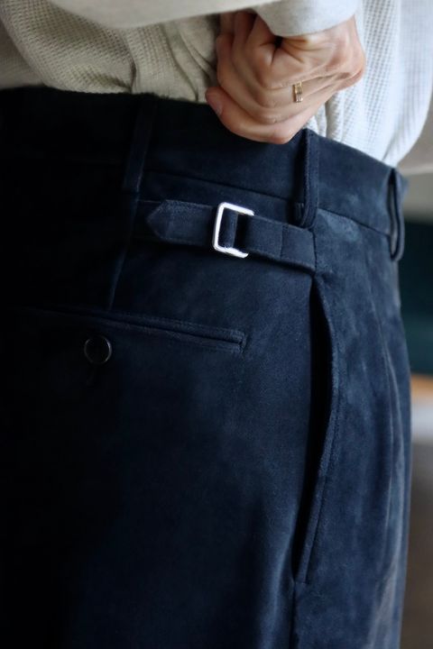 A.PRESSE 23AW Suede Trousers"NAVY"スタイル