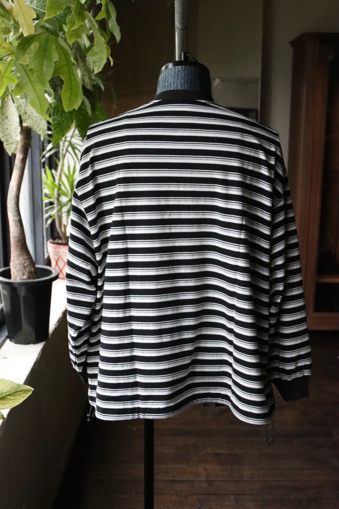イズネス25AW BALLOON STRIPES LONG SLEEVE T SHIRT(1004AWCS03)BLACK x WHITE border
